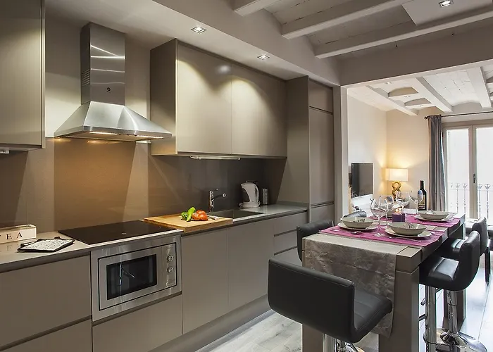 Elegant Eixample Apartment Nicely Decorated